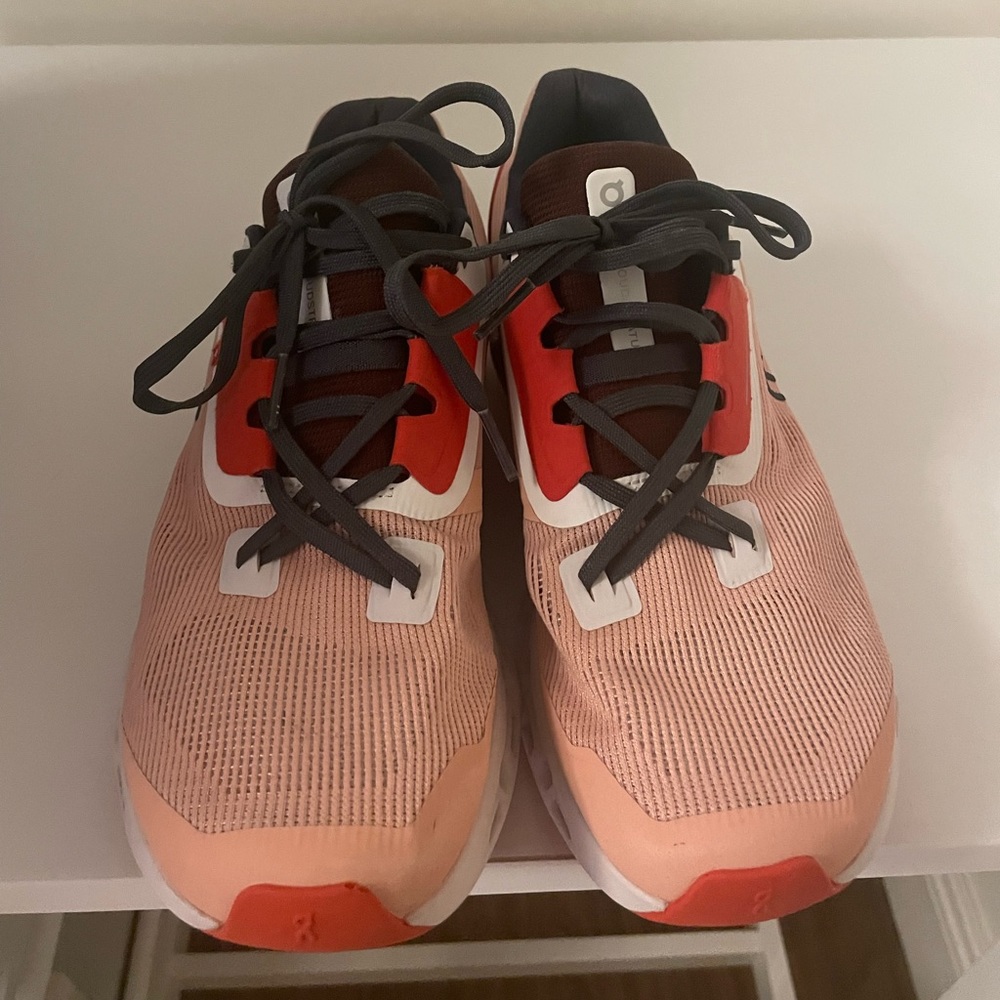 On- Cloudstratus, women’s size 8.5